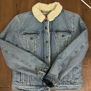 Levis sherpa denim jacket